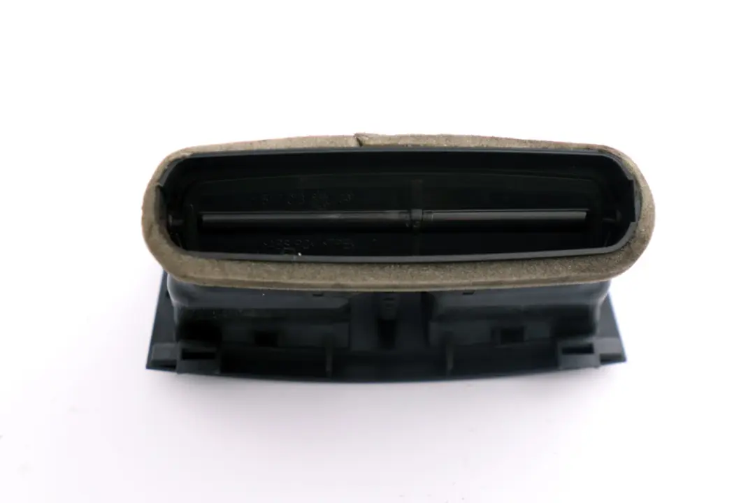 Kratka kanał nawiewu tył czarna do BMW E60 o numerze 6958041 BMW E60 Kratka kanał nawiewu tył czarna - SKU 6958041 - Numer Części 6958041