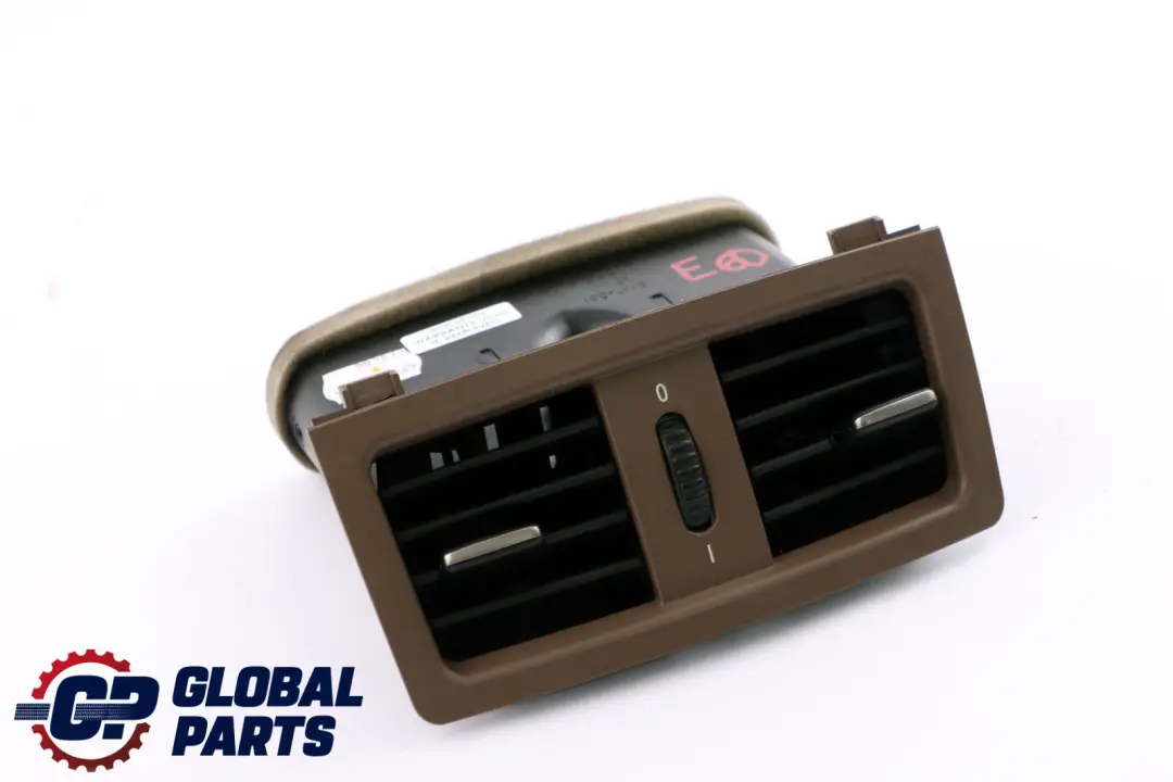Entlüftungsgitter Links Braun für BMW 5 er E60 E61 mit Teilenummer 6958044 BMW 5 er E60 E61 Entlüftungsgitter Links Braun - SKU 6958044 - Teilenummer 6958044