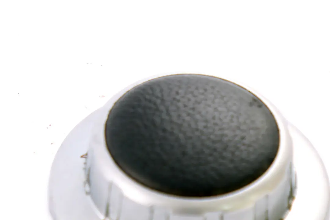 Pulsante per Controller Idrive Sistema di Navigazione per BMW E65 E66 E67 con numero di parte 6958366 BMW E65 E66 E67 Pulsante per Controller Idrive Sistema di Navigazione - SKU 6958366-1 - Numero di parte 6958366