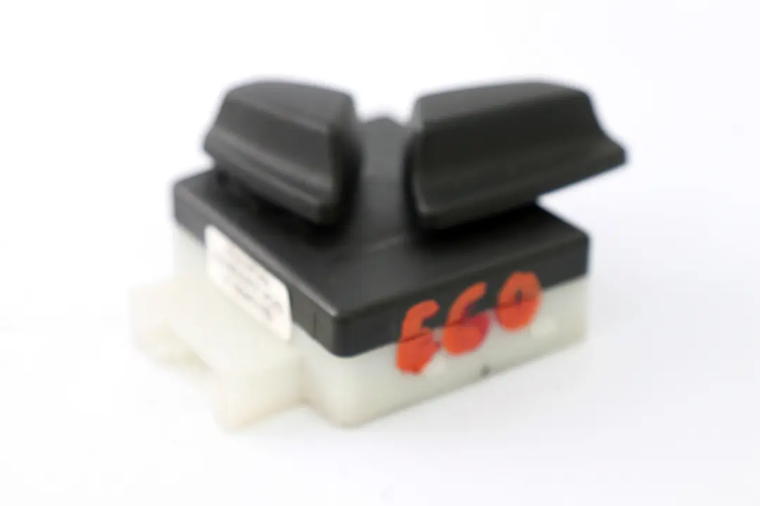 Adjustment Switch Right O/S to BMW 5 X5 X6 Series E60 E61 E70 E71 F07 F10 F11 Seat with Part number 6958526 BMW 5 X5 X6 Series E60 E61 E70 E71 F07 F10 F11 Seat Adjustment Switch Right O/S - SKU 6958526 - Part number 6958526