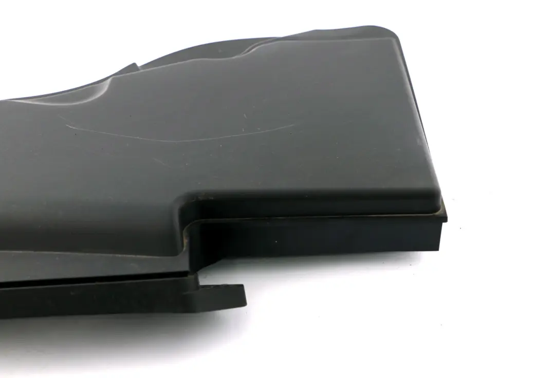 Right O/S Air Microfilter Upper Housing Cover to BMW 3 Series E90 E92 E93 M3 with Part number 6958816 BMW 3 Series E90 E92 E93 M3 Right O/S Air Microfilter Upper Housing Cover - SKU 6958816 - Part number 6958816