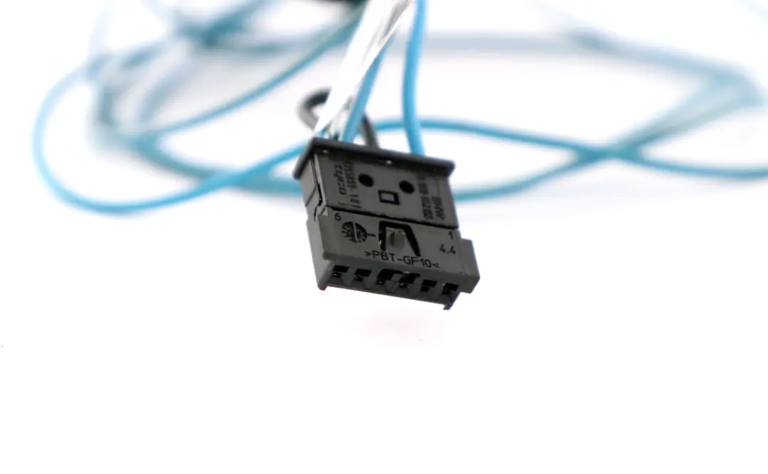 BMW 1 Serie E88 Cabriolet Antenne Choc-Receveur Fm - SKU 6960308 - Numéro de pièce 6960308