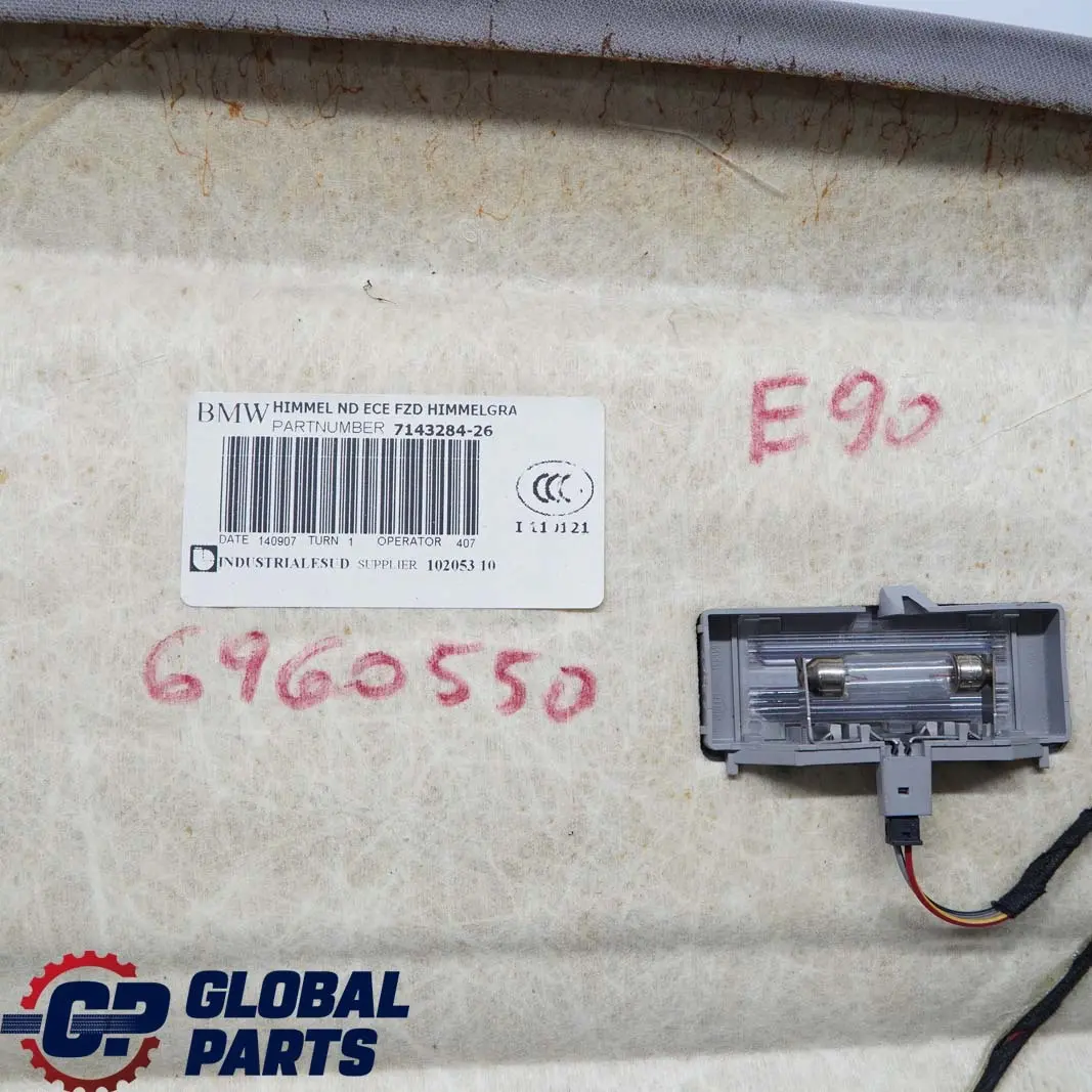 Podsufitka szara 7143284 do BMW E90 Sedan o numerze 6960550 BMW E90 Sedan Podsufitka szara 7143284 - SKU 6960550 - Numer Części 6960550