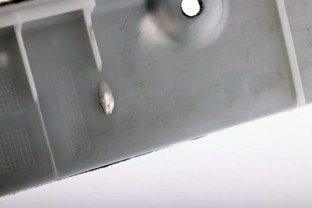 Reihe E93 E93N LCI Kofferraumverkleidung rechts Seitenteil für BMW 3 mit Teilenummer 6960794 BMW 3 Reihe E93 E93N LCI Kofferraumverkleidung rechts Seitenteil - SKU 6960794 - Teilenummer 6960794