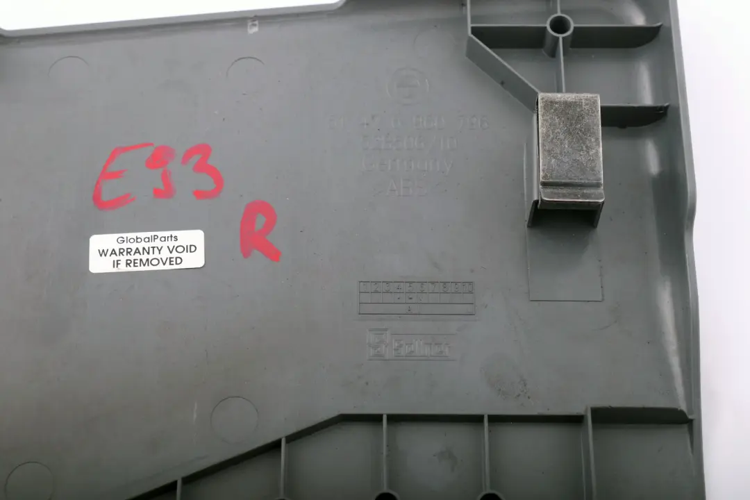 Boczek osłona zaślepka bagażnika prawa do BMW E93 o numerze 6960796 BMW E93 Boczek osłona zaślepka bagażnika prawa - SKU 6960796 - Numer Części 6960796