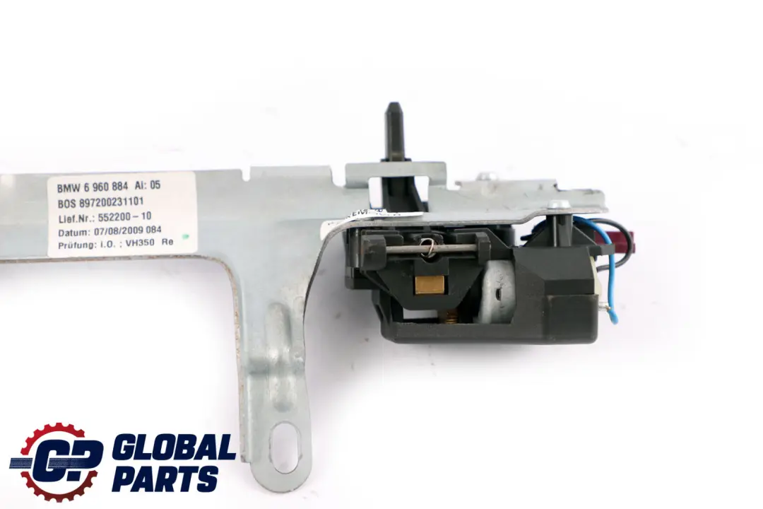 Soporte Derecho Panel Trasero para BMW E61 con número de pieza 6960884 BMW E61 Soporte Derecho Panel Trasero - SKU 6960884 - Número de pieza 6960884