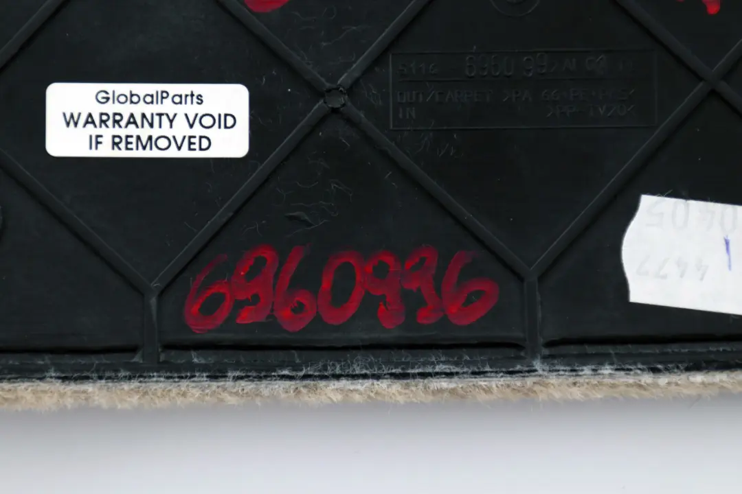 Pannello Console Centrale Posteriore Destra Beige 6960992 per BMW E63 E64 con numero di parte 6960996 BMW E63 E64 Pannello Console Centrale Posteriore Destra Beige 6960992 - SKU 6960996 - Numero di parte 6960996