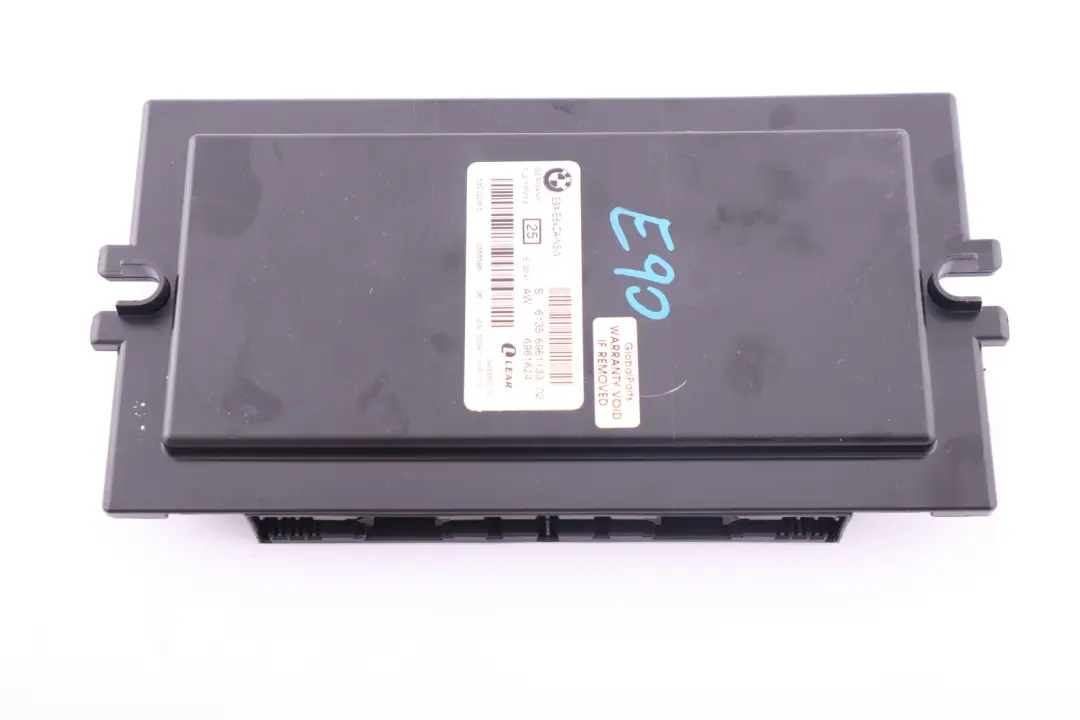 Modulo De Luz ECU LCM Modulo Footwell Lear PL2FRMFA para BMW E90 con número de pieza 6961133 BMW E90 Modulo De Luz ECU LCM Modulo Footwell Lear PL2FRMFA - SKU 6961133-1 - Número de pieza 6961133
