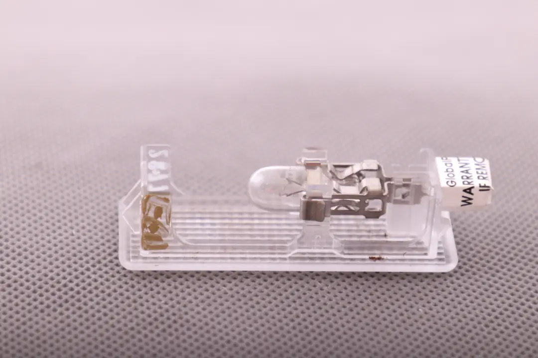 F10N F12 Mini R50 R55 R56 Luce di cortesia per BMW E60 E65 E70 F01 con numero di parte 6961999 BMW E60 E65 E70 F01 F10N F12 Mini R50 R55 R56 Luce di cortesia - SKU 6961999 - Numero di parte 6961999