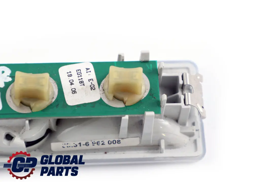 BMW E60 E61 Luz Lectura Interior Trasera Derecha - SKU 6962008 - Número de pieza 6962008