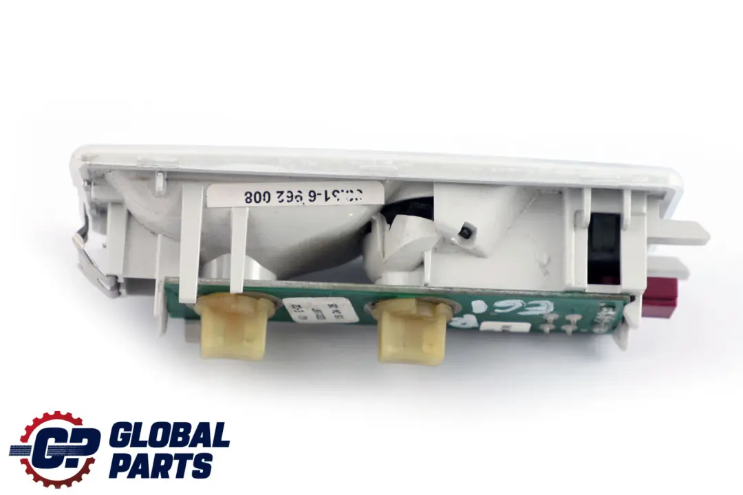 Lampe Lecture Intérieure Arrière Droite pour BMW E60 E61 à propos du numéro de pièce 6962008 BMW E60 E61 Lampe Lecture Intérieure Arrière Droite - SKU 6962008 - Numéro de pièce 6962008