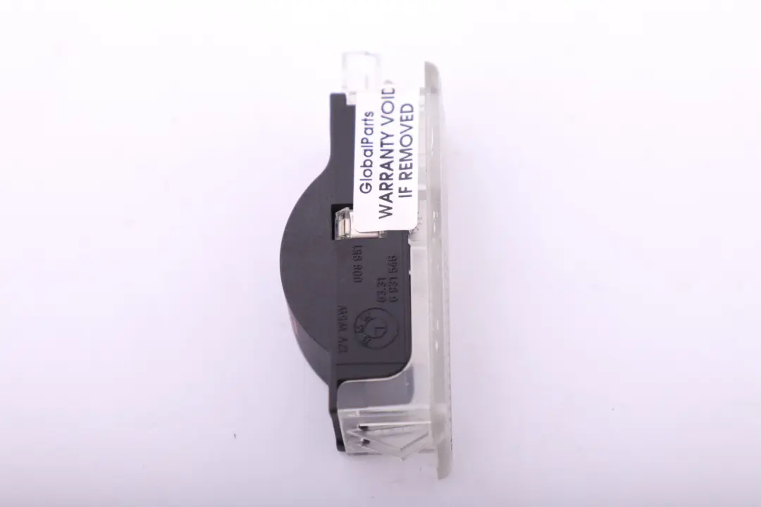 Lampka Wewnętrzna Kabiny do BMW E61 E63 E65 E83 X3 o numerze 6962009 BMW E61 E63 E65 E83 X3 Lampka Wewnętrzna Kabiny - SKU 6962009 - Numer Części 6962009