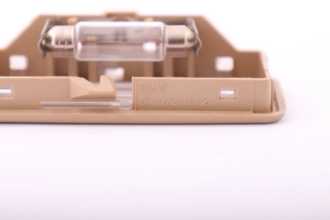 Spiegellampe Beige Frontleuchte für BMW E60 E61 E84 E92 LCI mit Teilenummer 6962012 BMW E60 E61 E84 E92 LCI Spiegellampe Beige Frontleuchte - SKU 6962012 - Teilenummer 6962012