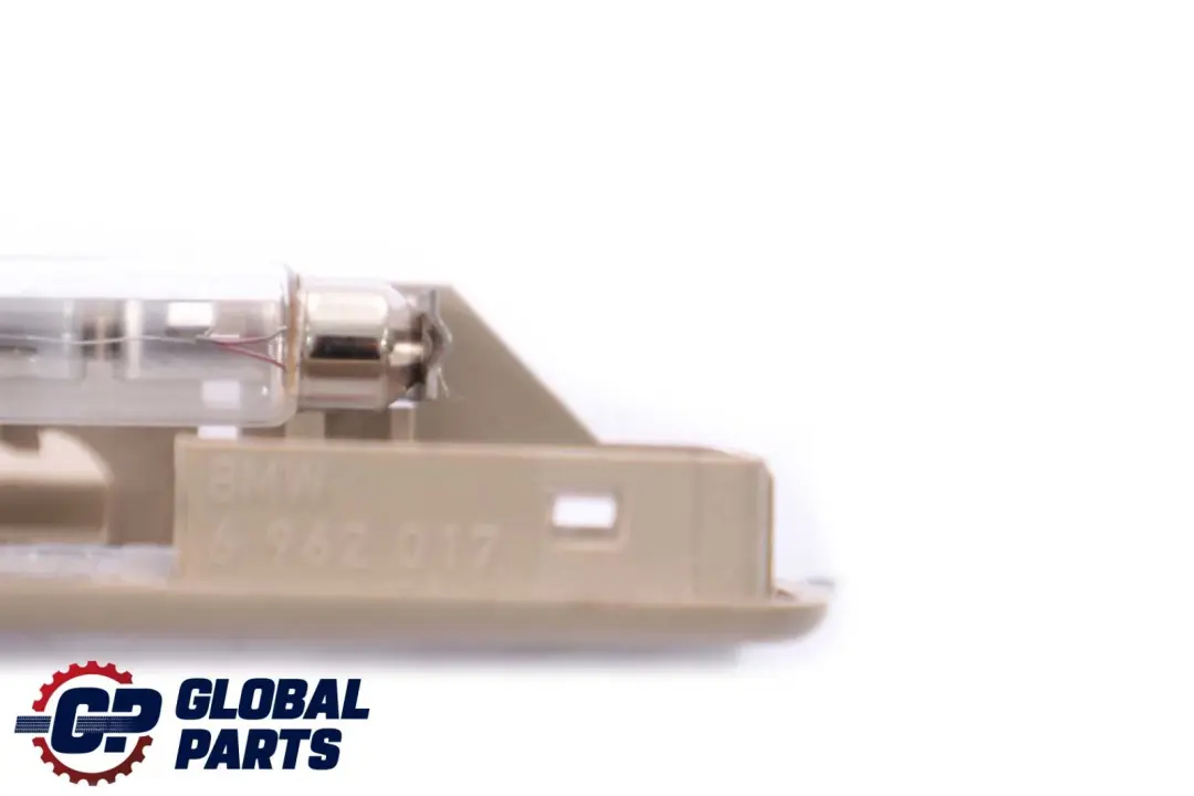 Luce Rivestimento Tetto Lampada Specchio Crema Beige per BMW E60 E61 E92 LCI con numero di parte 6962017 BMW E60 E61 E92 LCI Luce Rivestimento Tetto Lampada Specchio Crema Beige - SKU 6962017 - Numero di parte 6962017