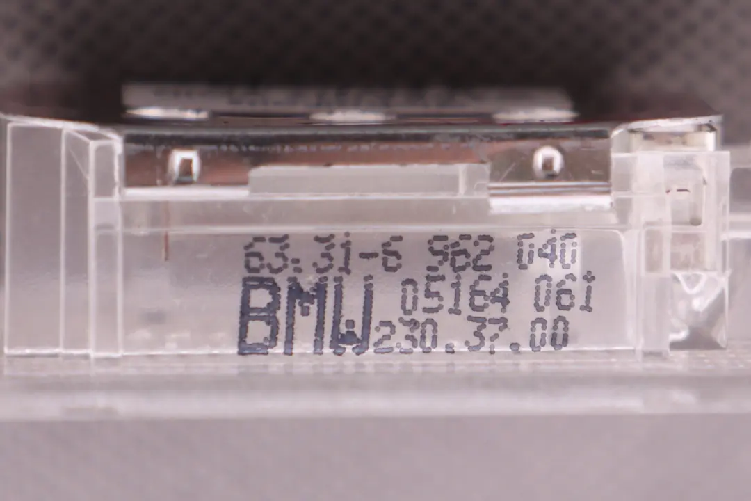  Lámpara BMW E36 E38 E39 E46 E60 E61 E63 E64 Luz Interior - SKU 6962040 - Número de pieza 6962040