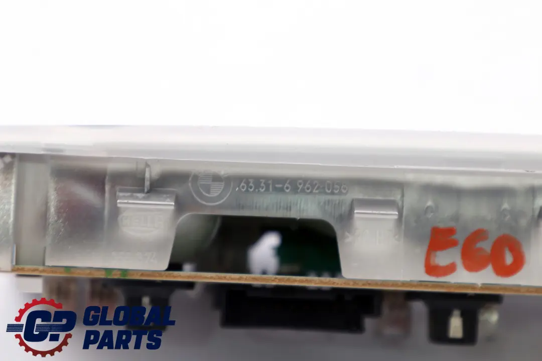 Innenraum Dach Dachhimmel Leselampe Vorne für BMW E60 E61 mit Teilenummer 6962058 BMW E60 E61 Innenraum Dach Dachhimmel Leselampe Vorne - SKU 6962058 - Teilenummer 6962058