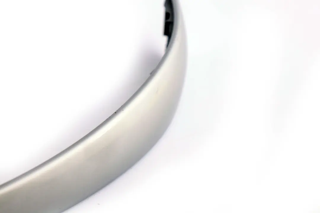 Listwa Dekor Drzwi Prawy Przód do BMW E81 E82 E87 LCI o numerze 6962104 BMW E81 E82 E87 LCI Listwa Dekor Drzwi Prawy Przód - SKU 6962104-3 - Numer Części 6962104