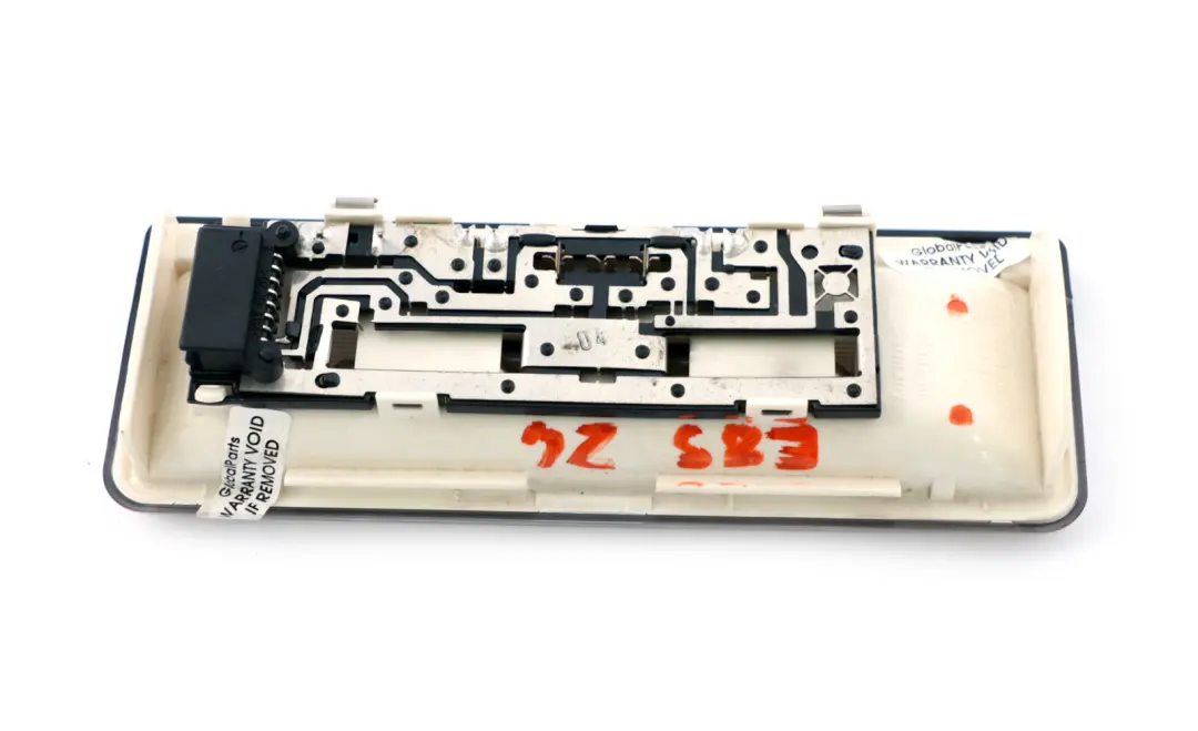 Innendachleseleuchten Arriere Noir pour BMW 3 X3 Z4 Serie E46 E83 LCI E85 à propos du numéro de pièce 6962141 BMW 3 X3 Z4 Serie E46 E83 LCI E85 Innendachleseleuchten Arriere Noir - SKU 6962141 - Numéro de pièce 6962141