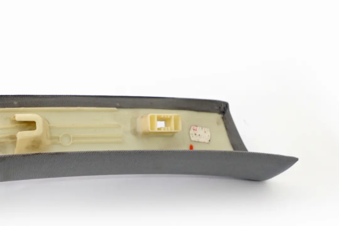 Tapa Columna A Izquierda Pilar Alaska Gris Grau 6962389 para BMW E81 E82 con número de pieza 6978629 BMW E81 E82 Tapa Columna A Izquierda Pilar Alaska Gris Grau 6962389 - SKU 6962389-1 - Número de pieza 6978629