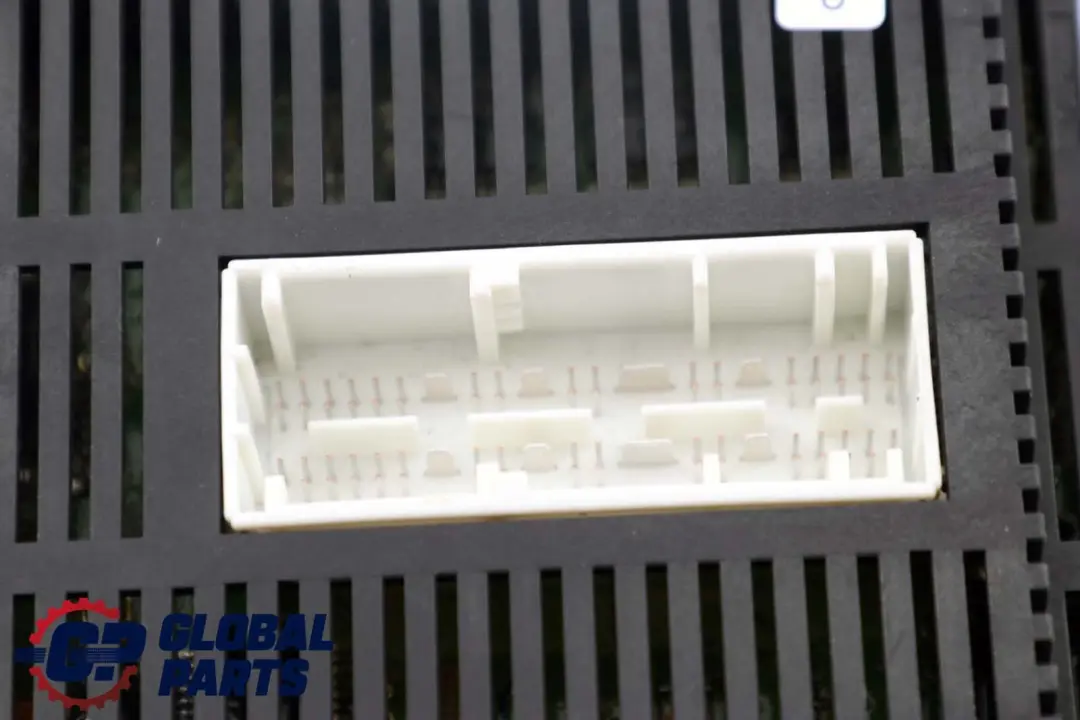 Light Control Module Unit Lear LM E6X DYN. LWR (LCM) to BMW 7 Series E65 with Part number 6962720 BMW 7 Series E65 Light Control Module Unit Lear LM E6X DYN. LWR (LCM) - SKU 6962720 - Part number 6962720