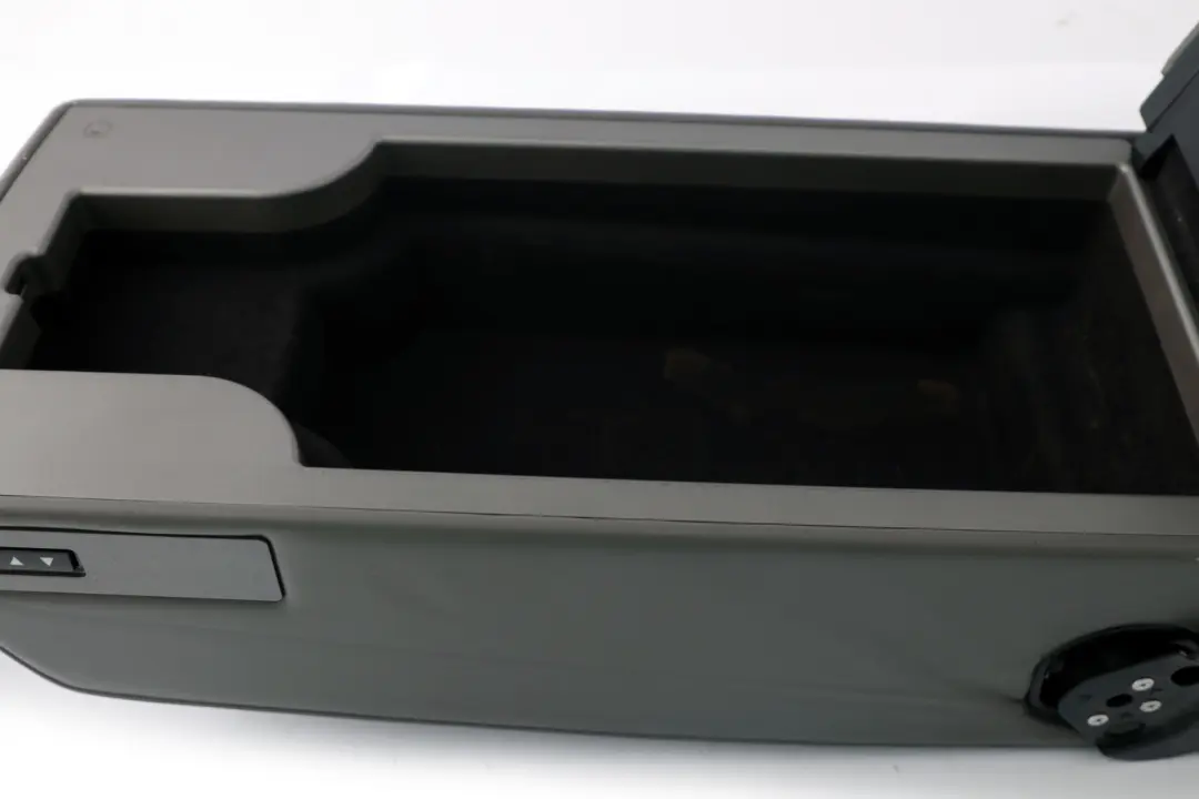 *BMW 7 er E65 E66 Rücksitzarmlehne Kopfstütze Konsole Leder Grau für mit Teilenummer 6962981 *BMW 7 er E65 E66 Rücksitzarmlehne Kopfstütze Konsole Leder Grau - SKU 6962981 - Teilenummer 6962981