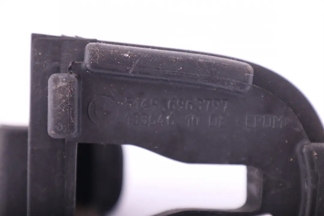 R55N LCI Copertura Staffa di Chiusura per Mini Cooper Clubman R55 con numero di parte 6963797 Mini Cooper Clubman R55 R55N LCI Copertura Staffa di Chiusura - SKU 6963797 - Numero di parte 6963797