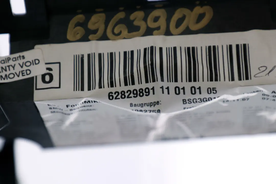 Konsola Środkowa Tył Czarna do BMW E92 E93 LCI o numerze 6963900 BMW E92 E93 LCI Konsola Środkowa Tył Czarna - SKU 6963897 - Numer Części 6963900