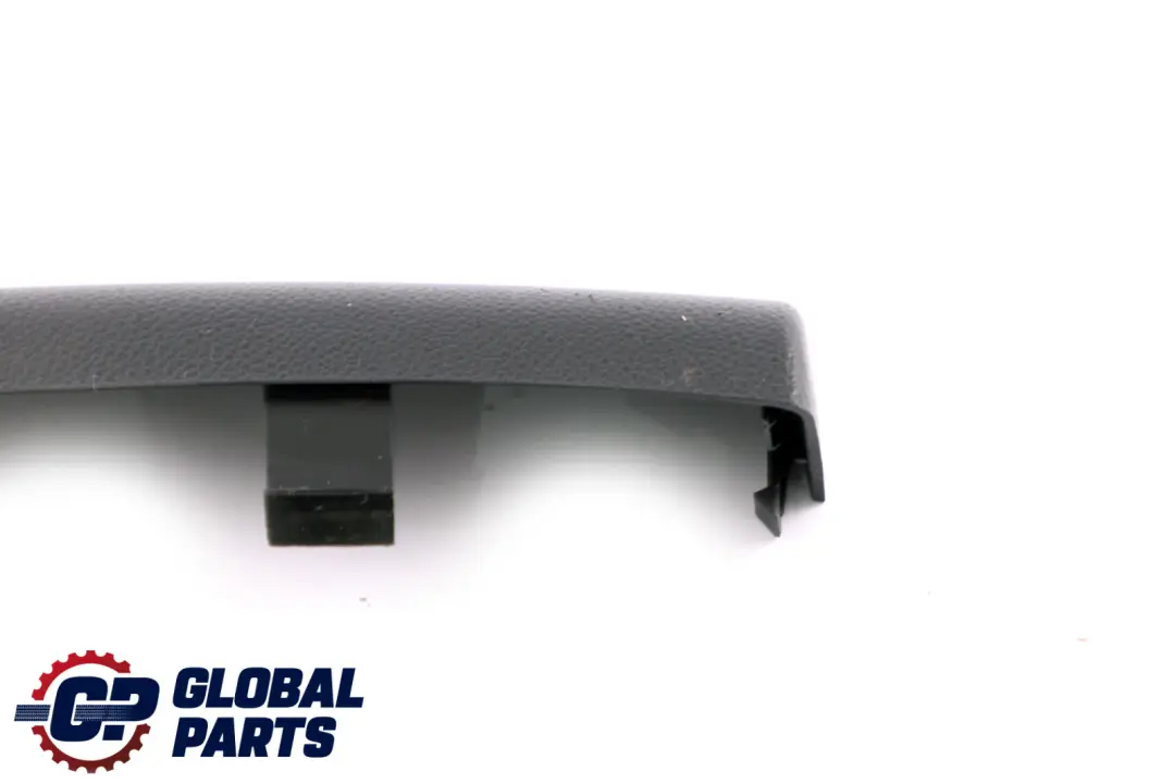 Tapa Consola Central Delantera Cabina Trasera Negro 6960671 para BMW E92 E93 LCI con número de pieza 6963903 BMW E92 E93 LCI Tapa Consola Central Delantera Cabina Trasera Negro 6960671 - SKU 6963903 - Número de pieza 6963903