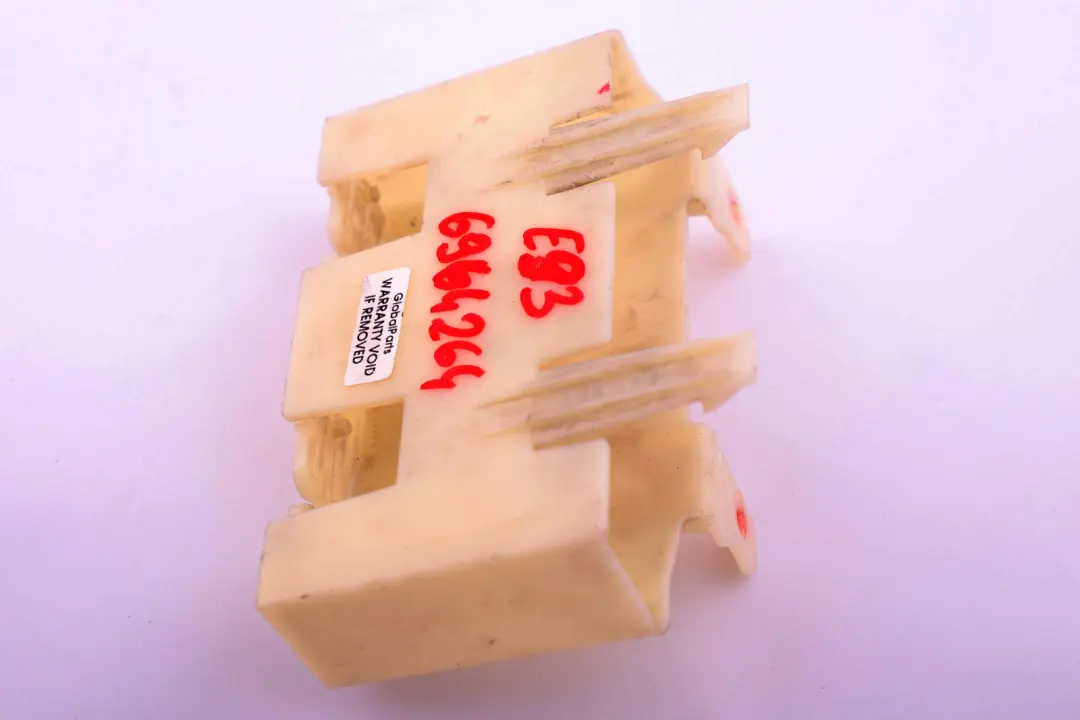 E93N LCI Cabrio Module Bracket For PDC pour BMW E93 à propos du numéro de pièce 6964264 BMW E93 E93N LCI Cabrio Module Bracket For PDC - SKU 6964264 - Numéro de pièce 6964264