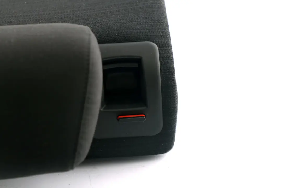 Trasero Derecho Funda de Asiento Respaldo Tela Negro para BMW E61 Touring con número de pieza 6964848 BMW E61 Touring Trasero Derecho Funda de Asiento Respaldo Tela Negro - SKU 6964848 - Número de pieza 6964848