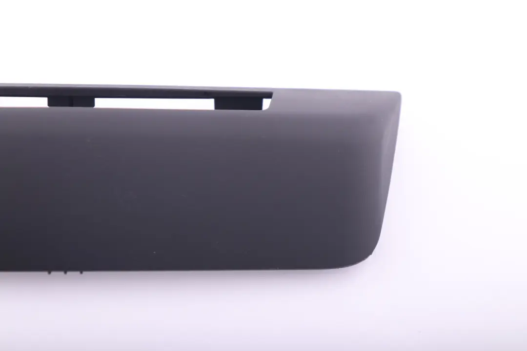 Coperchio unità interruttore LCI Console centrale per BMW E81 E87 E87N con numero di parte 6965767 BMW E81 E87 E87N Coperchio unità interruttore LCI Console centrale - SKU 6965767 - Numero di parte 6965767