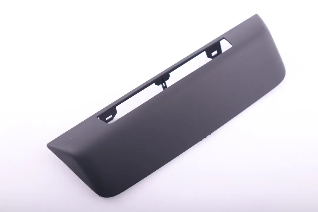 Coperchio unità interruttore LCI Console centrale per BMW E81 E87 E87N con numero di parte 6965767 BMW E81 E87 E87N Coperchio unità interruttore LCI Console centrale - SKU 6965767 - Numero di parte 6965767