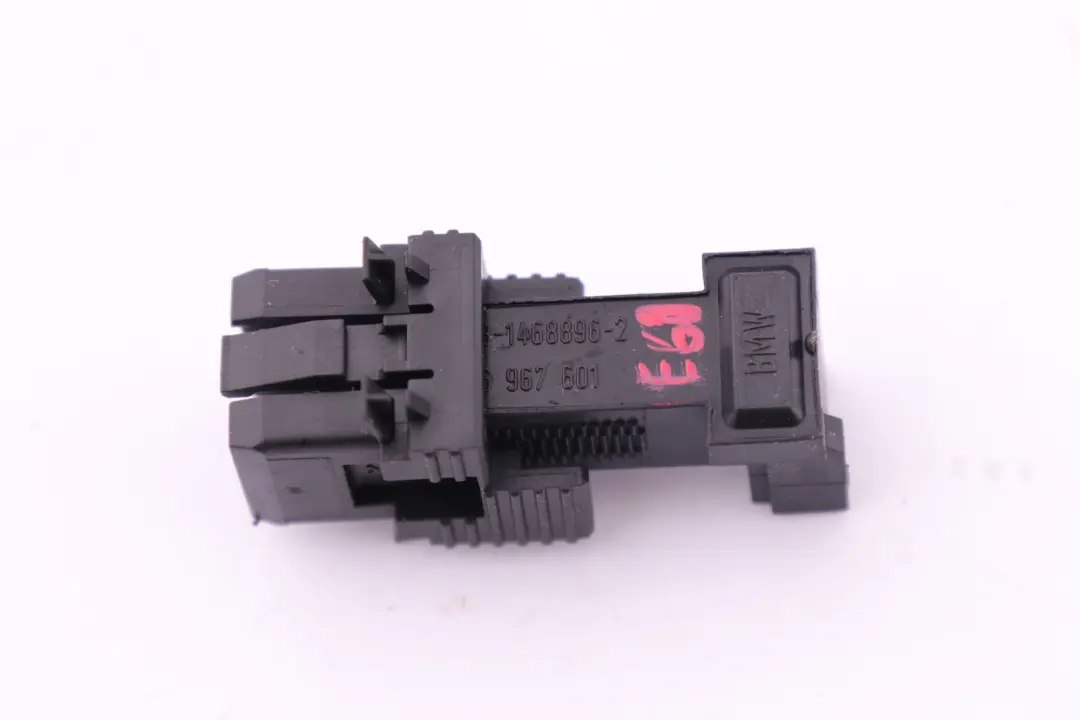 Czujnik Pedału Hamulca Włącznik Stop do BMW E60 E87 E90 o numerze 6967601 BMW E60 E87 E90 Czujnik Pedału Hamulca Włącznik Stop - SKU 6967601 - Numer Części 6967601