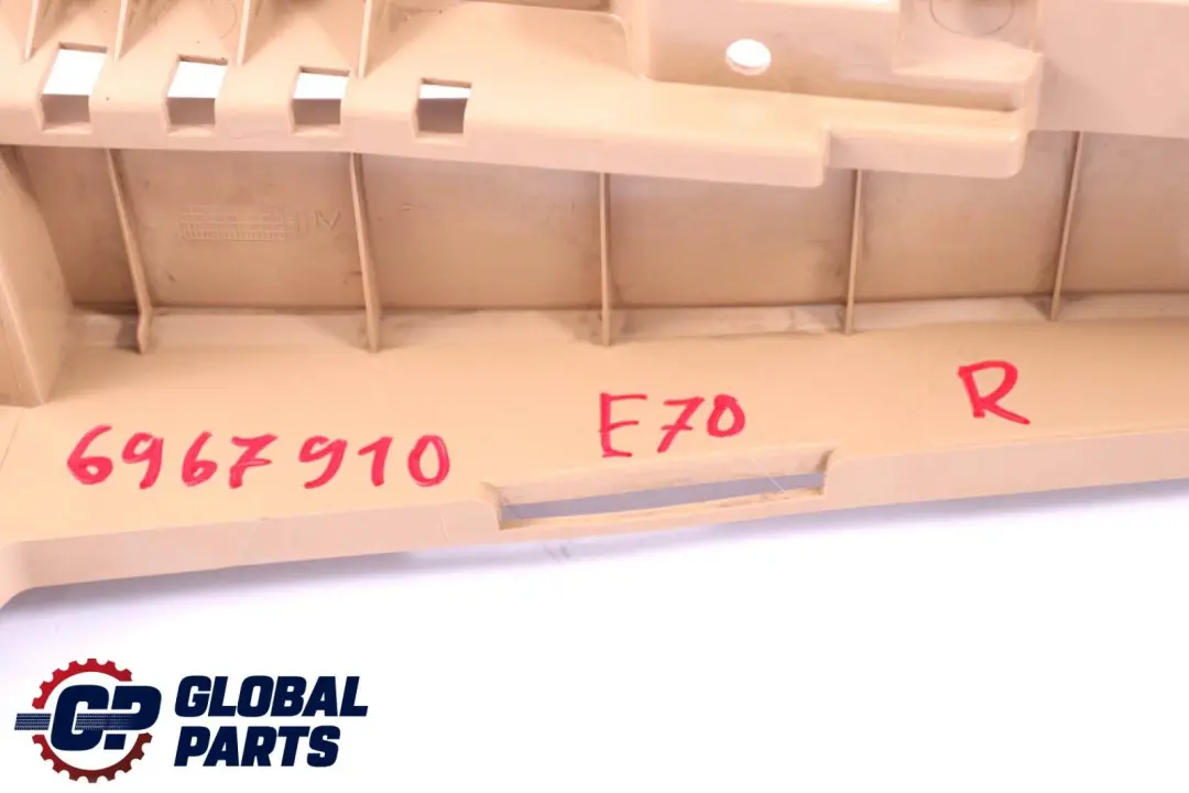 Panel del maletero Portapaquetes Maletero Derecho Beige 7145950 para BMW E70 con número de pieza 6967910 BMW E70 Panel del maletero Portapaquetes Maletero Derecho Beige 7145950 - SKU 6967910 - Número de pieza 6967910