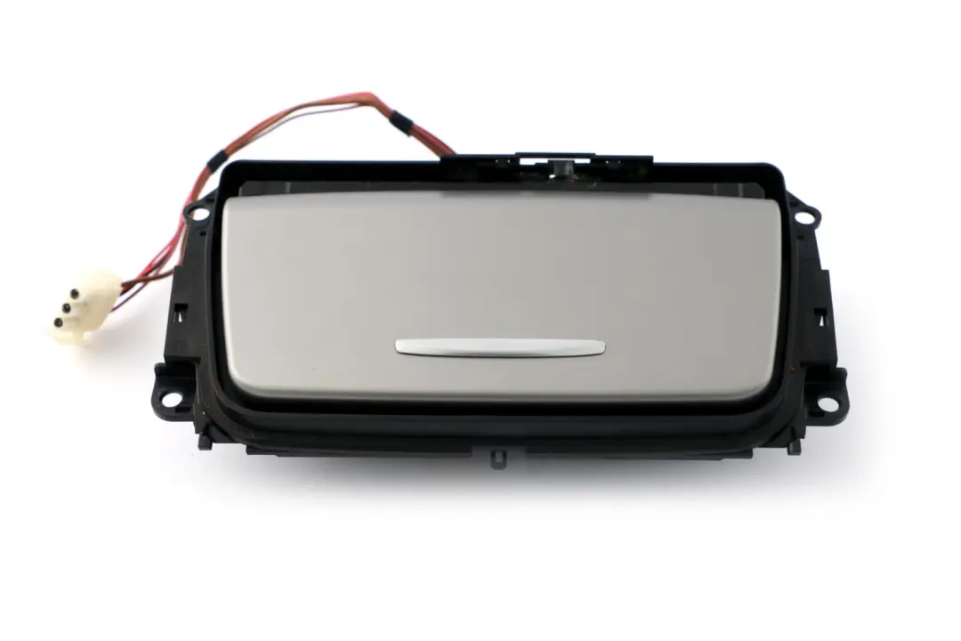 Trim Aschenbecher Feuerzeug Mittelkonsole Silber Titan Licht für BMW E90 E91 mit Teilenummer 6970139 BMW E90 E91 Trim Aschenbecher Feuerzeug Mittelkonsole Silber Titan Licht - SKU 6970139 - Teilenummer 6970139