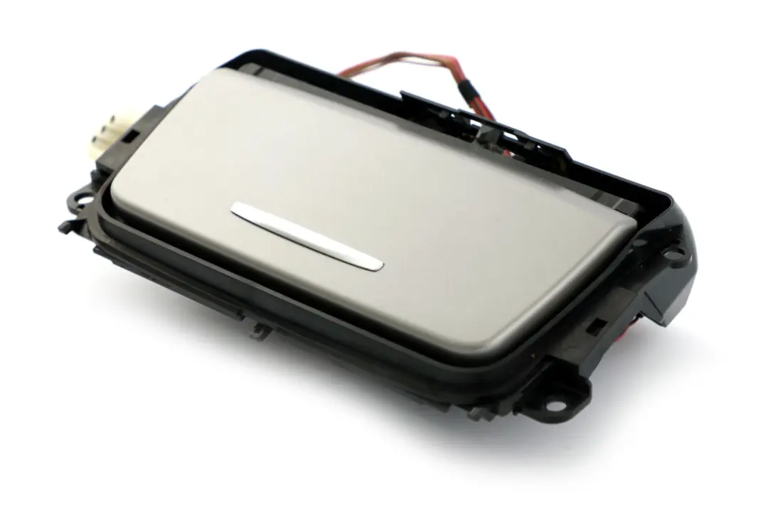 Popielniczka Przednia Schowek do BMW E90 E91 o numerze 6970139 BMW E90 E91 Popielniczka Przednia Schowek - SKU 6970139 - Numer Części 6970139