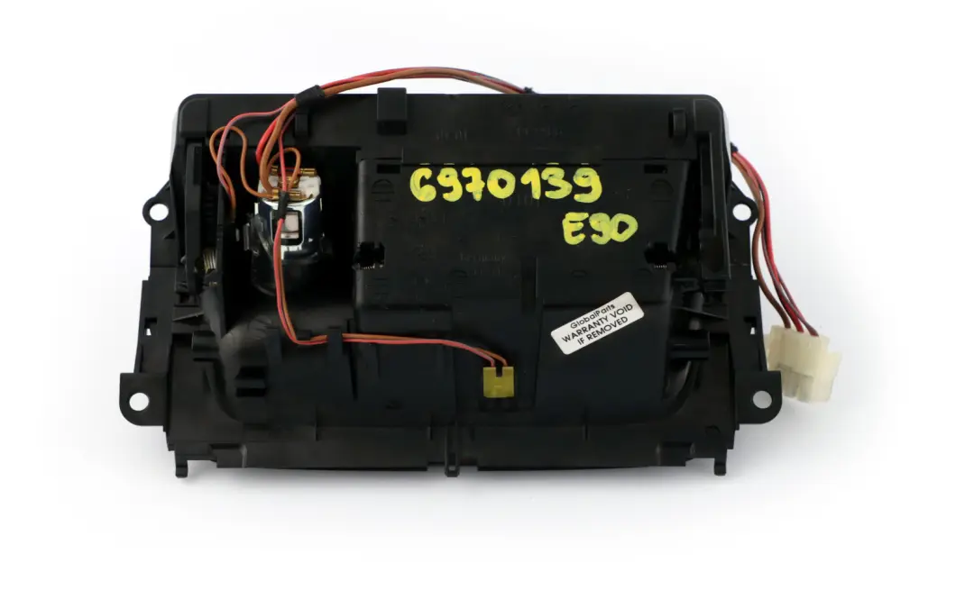 Embellecedor Cenicero Encendedor Consola Central Plata Titan Light para BMW E90 E91 con número de pieza 6970139 BMW E90 E91 Embellecedor Cenicero Encendedor Consola Central Plata Titan Light - SKU 6970139 - Número de pieza 6970139