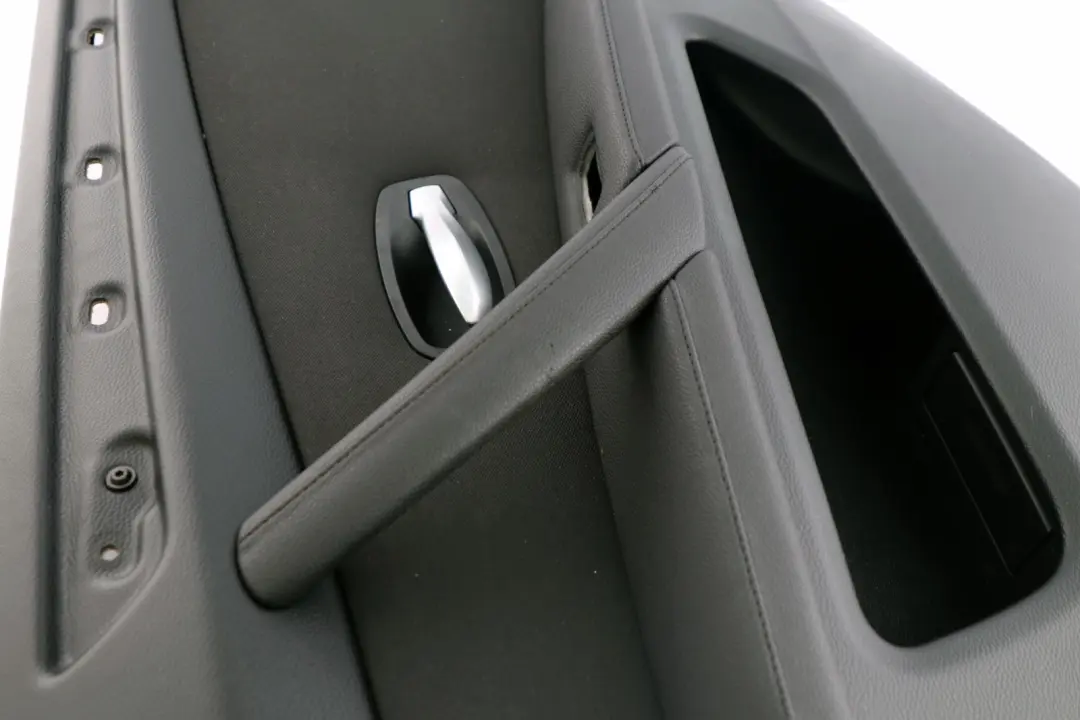 Panneau garniture carte porte tissu arriere droit Anthracite pour BMW E60 E61 à propos du numéro de pièce 6970972 BMW E60 E61 Panneau garniture carte porte tissu arriere droit Anthracite - SKU 6970972 - Numéro de pièce 6970972