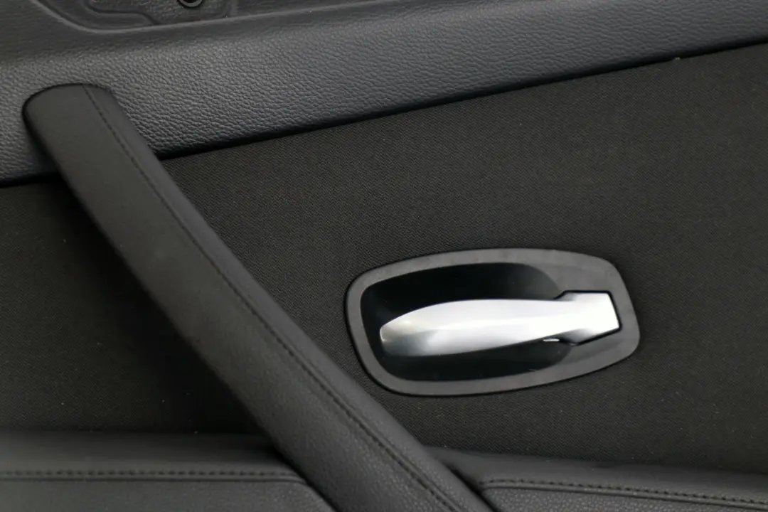 BMW E60 E61 Panneau garniture carte porte tissu arriere droit Anthracite - SKU 6970972 - Numéro de pièce 6970972