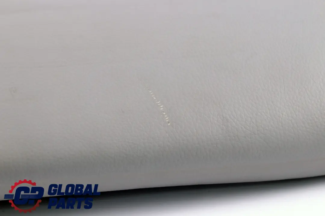 Sedile posteriore sinistro Finitura laterale pelle Grigio Dakota per BMW E91 Touring con numero di parte 6971683 BMW E91 Touring Sedile posteriore sinistro Finitura laterale pelle Grigio Dakota - SKU 6971683 - Numero di parte 6971683