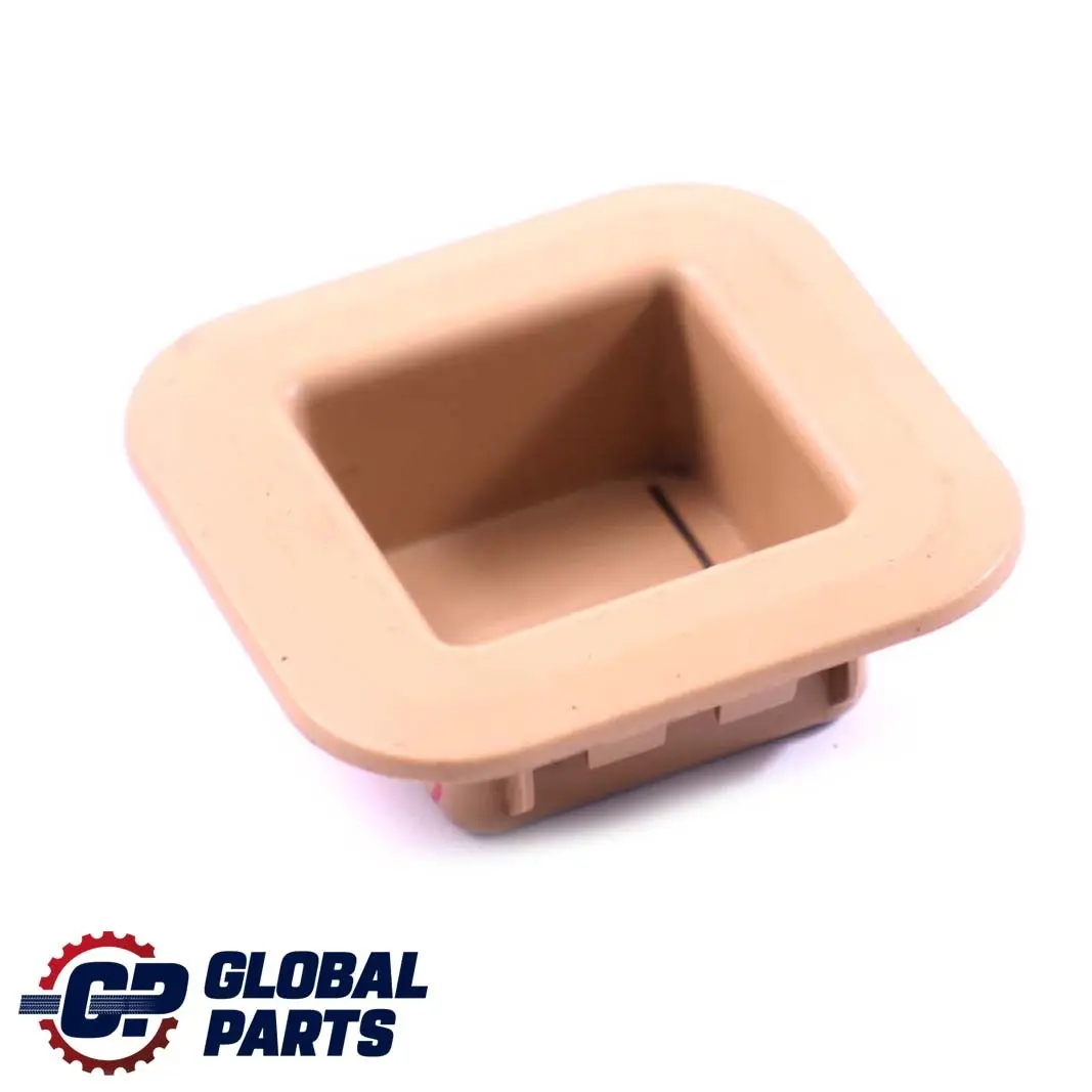 Tapa Fijacion Lazo Trasero Piso Maletero Beige para BMW E70 con número de pieza 6963873 BMW E70 Tapa Fijacion Lazo Trasero Piso Maletero Beige - SKU 6972990 - Número de pieza 6963873