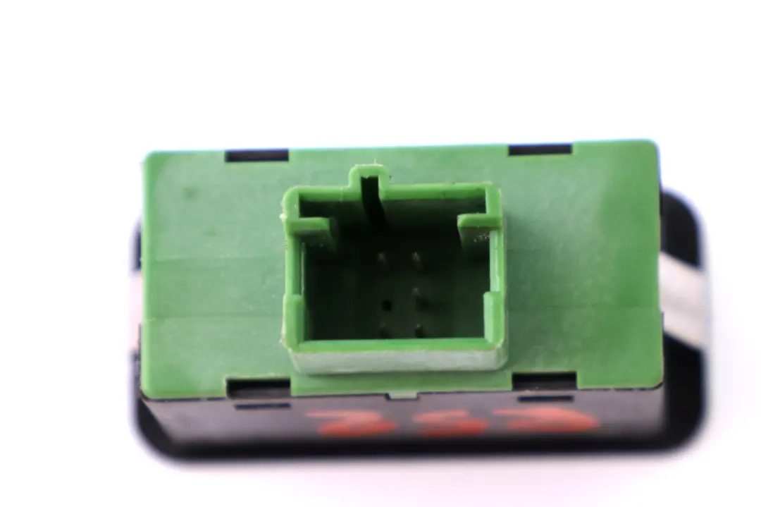 Interruttore Cappotta Verdeckschalter 6928739 per Mini Cabrio R52 con numero di parte 6974294 Mini Cabrio R52 Interruttore Cappotta Verdeckschalter 6928739 - SKU 6974294 - Numero di parte 6974294