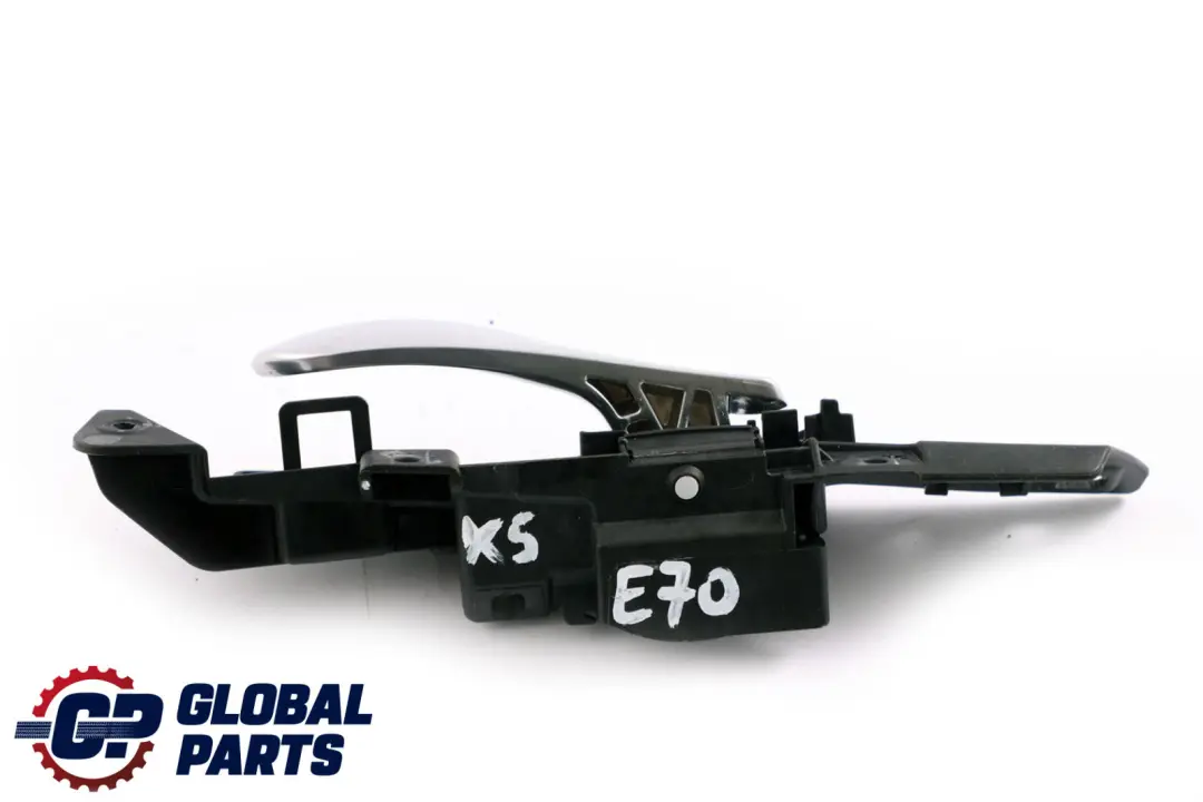 Asidero trasero derecho Abrepuertas Cromo para BMW E70 con número de pieza 6974298 BMW E70 Asidero trasero derecho Abrepuertas Cromo - SKU 6974298 - Número de pieza 6974298