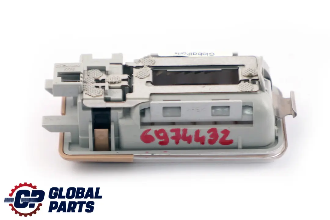 Luz de lectura interior trasera Sandbeige para BMW E90 E60 E83 con número de pieza 6974432 BMW E90 E60 E83 Luz de lectura interior trasera Sandbeige - SKU 6974432 - Número de pieza 6974432