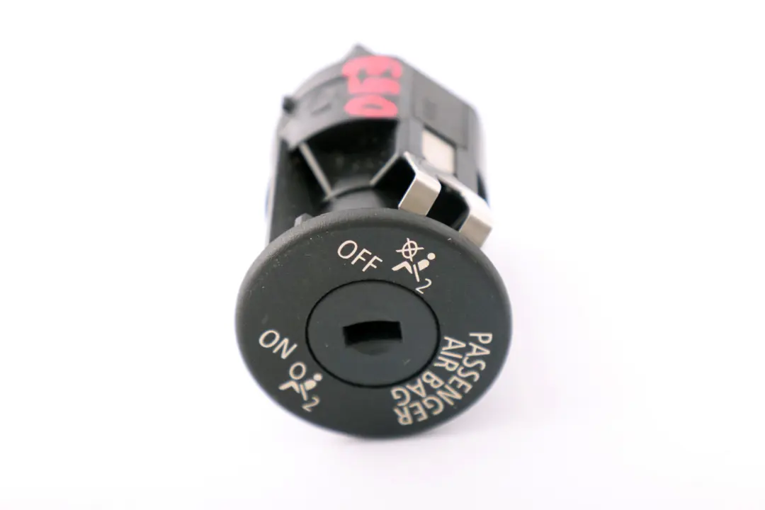 Interruptor Desactivacion Airbag Pasajero para BMW E60 E87 E90 F10 F20 F30 con número de pieza 6974643 BMW E60 E87 E90 F10 F20 F30 Interruptor Desactivacion Airbag Pasajero - SKU 6974643 - Número de pieza 6974643