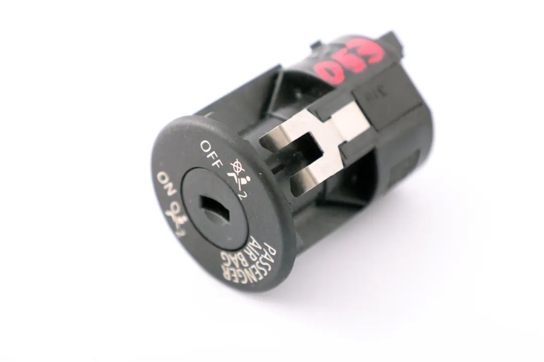 Interruptor Desactivacion Airbag Pasajero para BMW E60 E87 E90 F10 F20 F30 con número de pieza 6974643 BMW E60 E87 E90 F10 F20 F30 Interruptor Desactivacion Airbag Pasajero - SKU 6974643 - Número de pieza 6974643