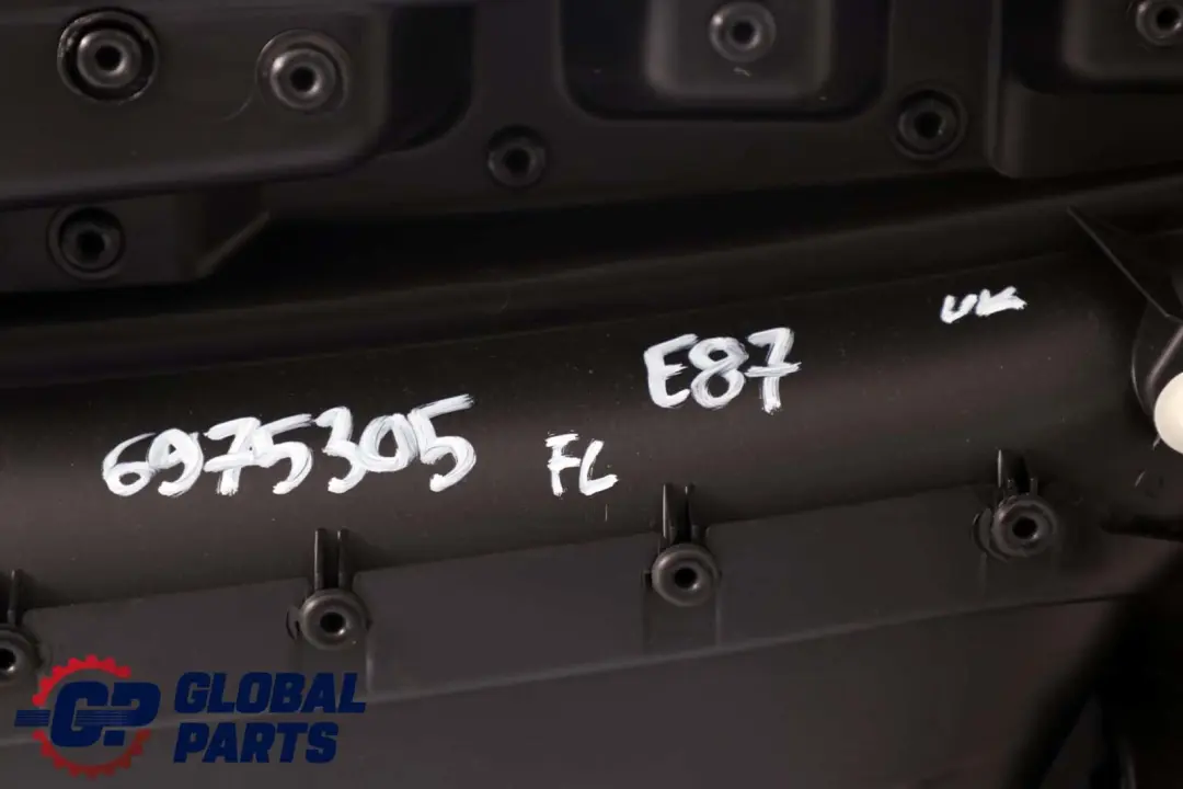 Tapicerka Panel Boczek Drzwi Lewy Przód Antracyt do BMW E87 LCI o numerze 6975305 BMW E87 LCI Tapicerka Panel Boczek Drzwi Lewy Przód Antracyt - SKU 6975305 - Numer Części 6975305