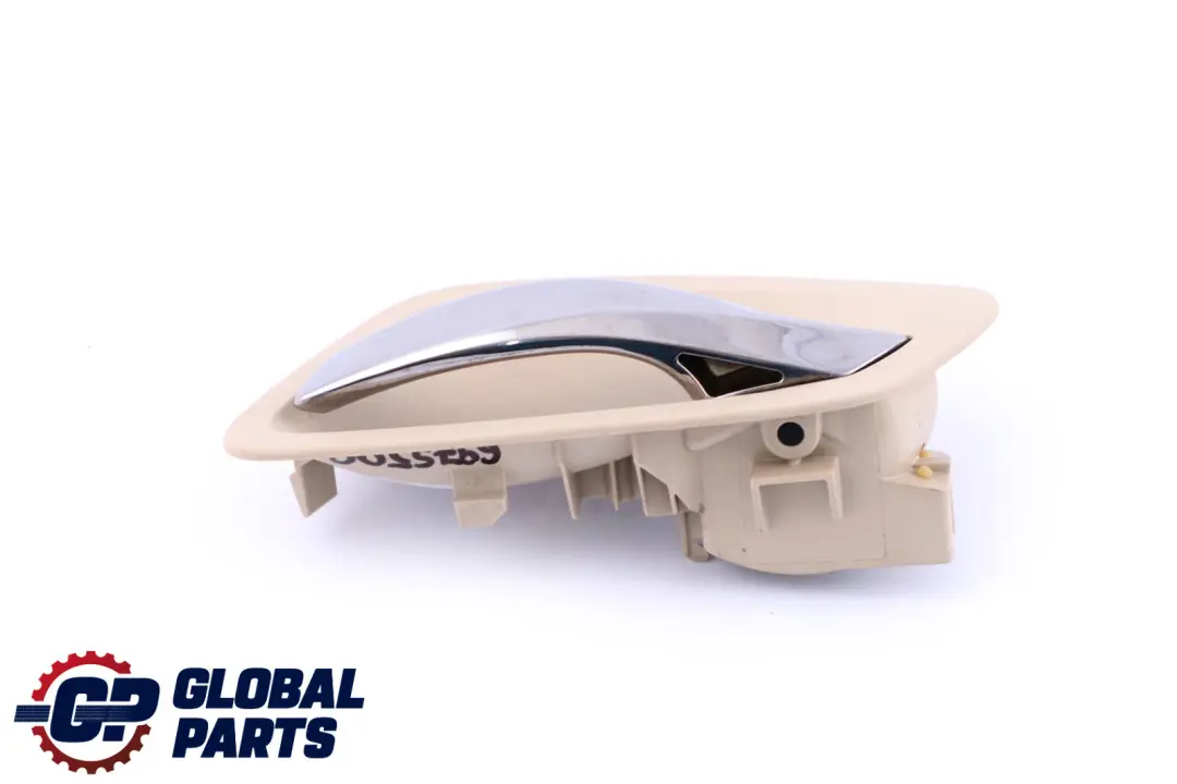 Interior Manija de la Puerta Crema Beige Derecho 6975494 para BMW E92 E93 con número de pieza 6975500 BMW E92 E93 Interior Manija de la Puerta Crema Beige Derecho 6975494 - SKU 6975500 - Número de pieza 6975500