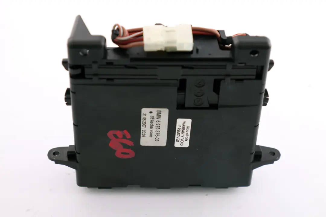 Cruscotto Anteriore Posacenere Centro Inserto Console per BMW E60 E61 LCI con numero di parte 6976376 BMW E60 E61 LCI Cruscotto Anteriore Posacenere Centro Inserto Console - SKU 6976376 - Numero di parte 6976376