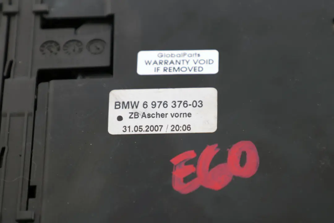 Cruscotto Anteriore Posacenere Centro Inserto Console per BMW E60 E61 LCI con numero di parte 6976376 BMW E60 E61 LCI Cruscotto Anteriore Posacenere Centro Inserto Console - SKU 6976376 - Numero di parte 6976376